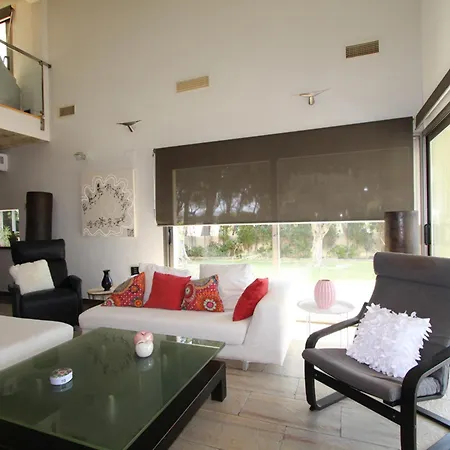 Moderna Y Confortable Con Piscina Privada Cerca De La Playa En - Hisp-216-210 וילה